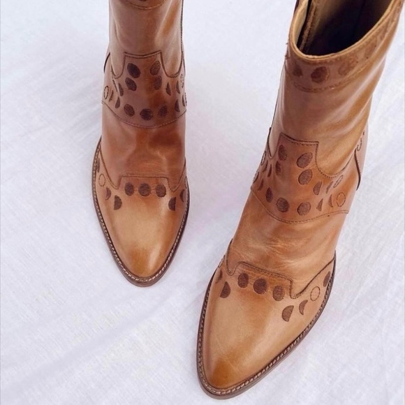 Call me the breeze Maisie Moon Phase Boots - Picture 7 of 11